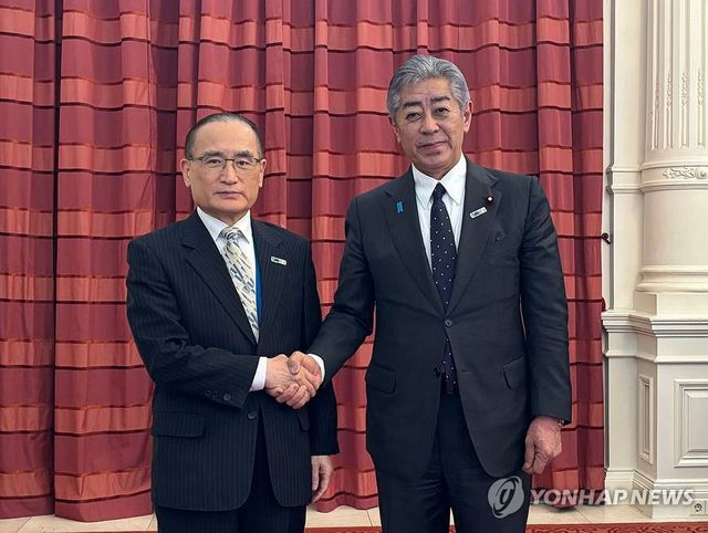 위성락 안보실장과 이와야 다케시 일본 외무상