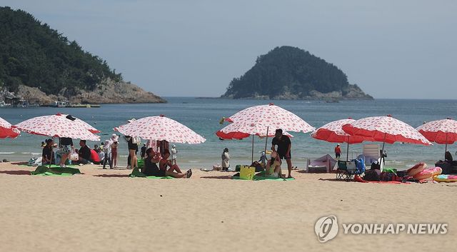 해수욕장 파라솔