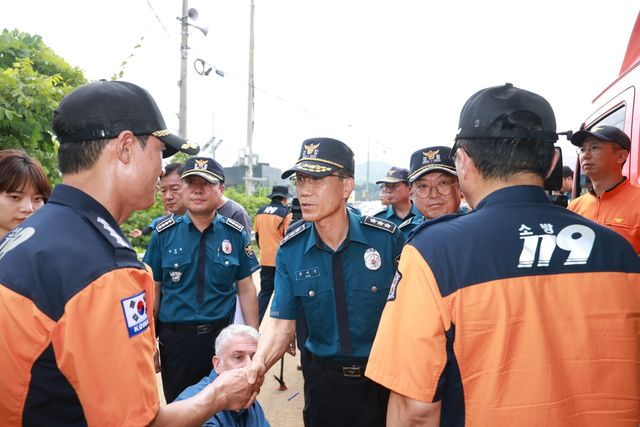 가평 집중호우 현장 찾은 유재성 경찰청장 직무대행