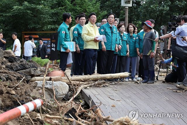 가평 수해현장 찾은 송언석 비대위원장