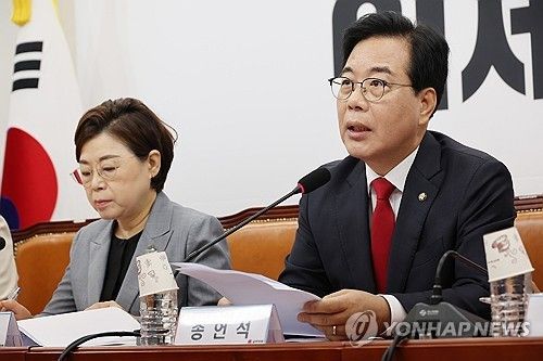 발언하는 송언석 비상대책위원장