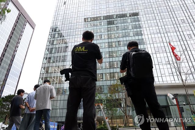 특검 "통일교 전 본부장 일방적 소환연기 요구…출석불응 처리"