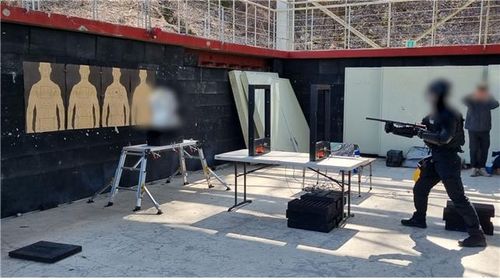 해외 온라인몰 '직구' 물품으로 제작한 파이프형 사제총기 실험 장면