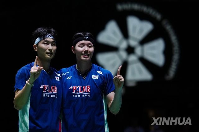 일본오픈 우승한 김원호(왼쪽)와 서승재