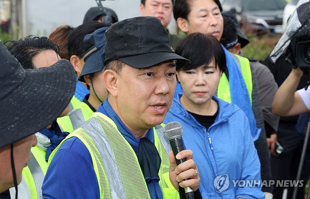 발언하는 김병기