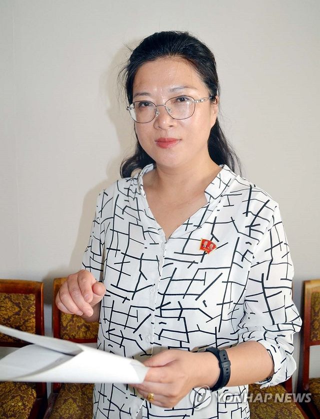 조선신보, "친근한 어버이" 노래 창작 동기 소개