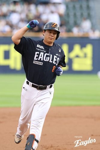 솔로홈런 친 한화의 노시환 