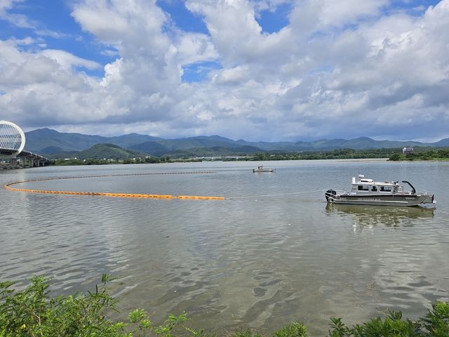 춘천시 의암호 부유 쓰레기 수거작업