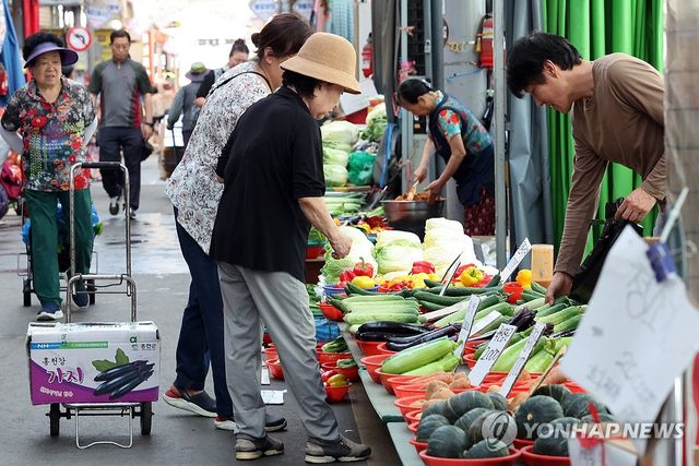 폭우 지나고 활기 되찾은 말바우시장
