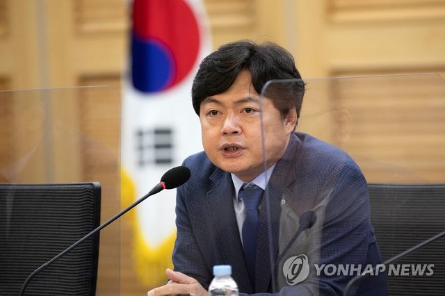 토론회 인사말하는 더불어민주당 김현정 의원