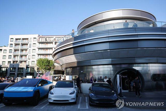 미국 LA에 처음 개점한 테슬라 식당 겸 휴게소 '다이너' 