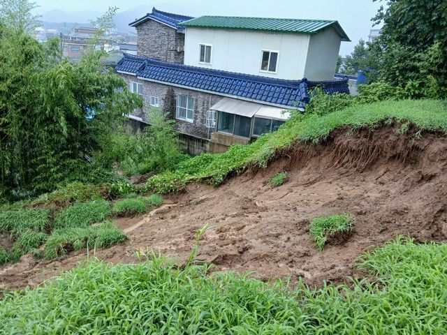 사적 '함안 말이산 고분군' 피해 모습 