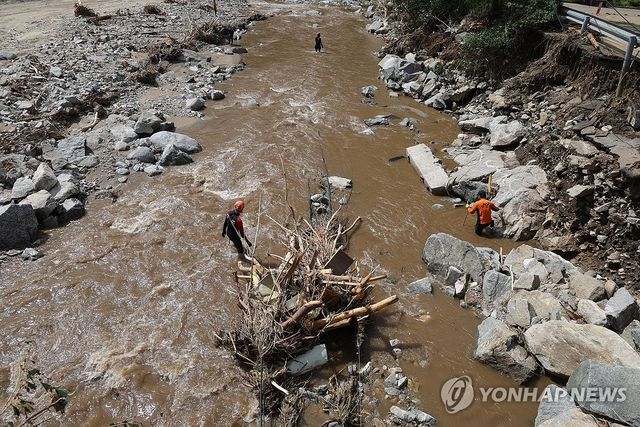 가평 괴물 폭우 '실종자 수색'