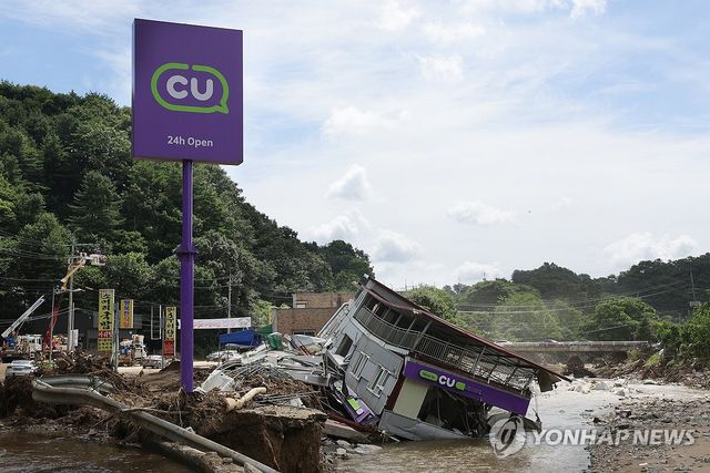 무심히 푸른 하늘