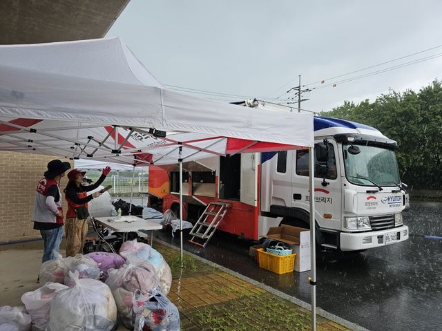 세탁 봉사활동 모습