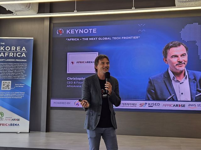 '아프리카레나 서울 서밋'에서 기조연설을 하는 크리스토프 비아르노