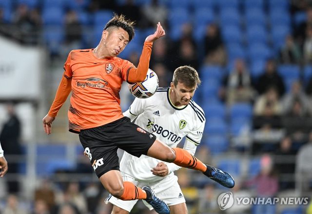 단자키 리쿠(왼쪽)