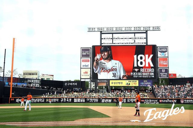 한화 폰세, 18탈삼진 쾌투…34년 만에 선동열과 최다 타이