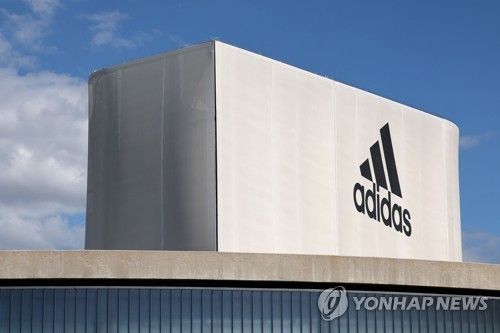 독일 아디다스 월드오브스포츠의 매장.