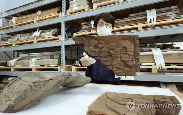 관월당 해체 부재 공개