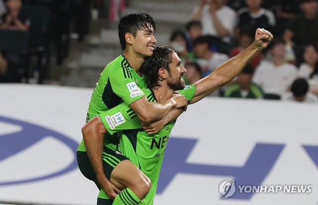 '콤파뇨 골' 2대0 앞서가는 전북현대