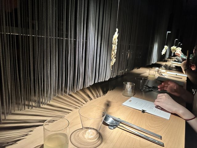 실제 공연처럼…미슐랭 2스타 셰프의 '극장 레스토랑'