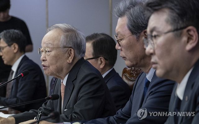 노동 정책관련 경영계 입장 말하는 손경식 경총 회장