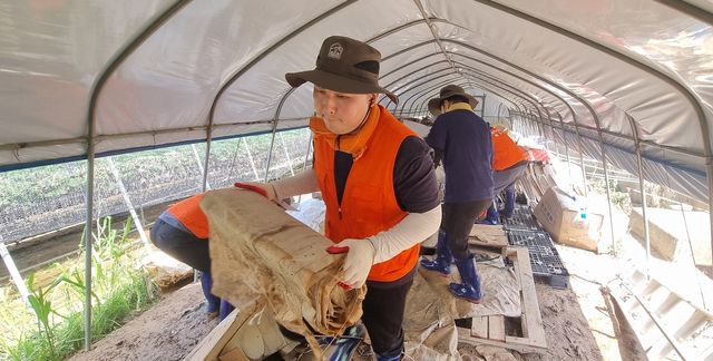부산교육청, 산청군 폭우 피해 복구 구슬땀