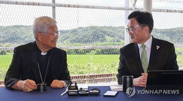 유흥식 추기경-우원식 국회의장, 임진각 평화대담