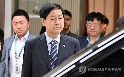 한미 2+2회의 취소로 출국 미룬 구윤철 기재부 장관