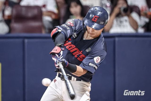 시즌 3호 홈런을 때린 롯데 고승민의 스윙
