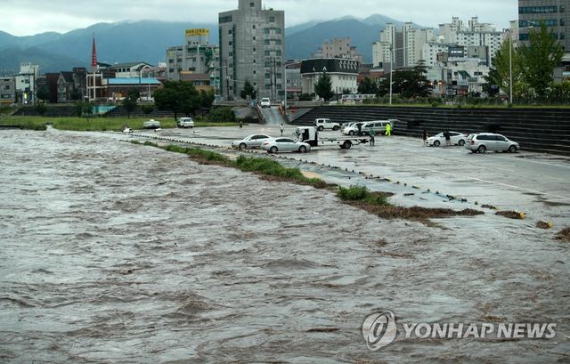 2022년 8월 집중호우 당시의 원주천 둔치