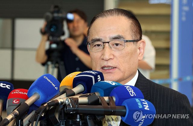 마이크 앞에 선 위성락 국가안보실장