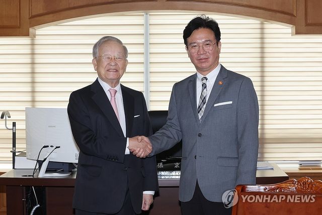 김영훈 노동부 장관, 경총 방문