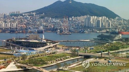 부산 북항 재개발 부지와 영도