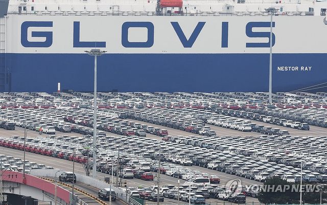 수출 기다리는 자동차