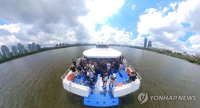 시범운항 시작한 한강버스