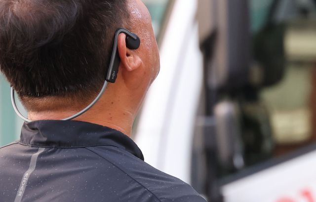 연신 흐르는 땀