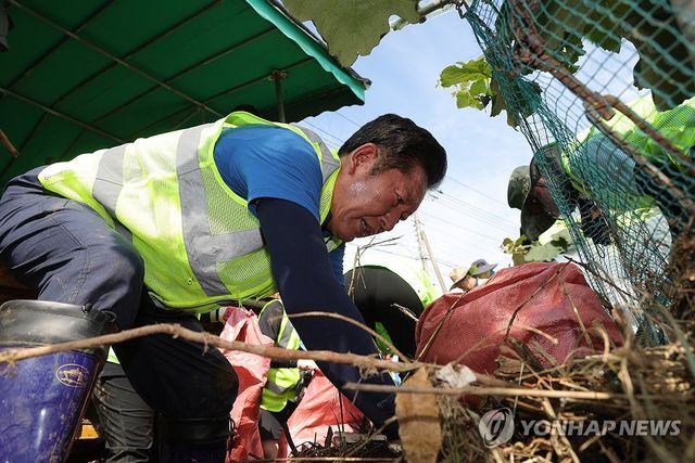 가평 수해 복구 현장 찾은 정청래