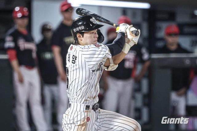 적시타 치는 한태양