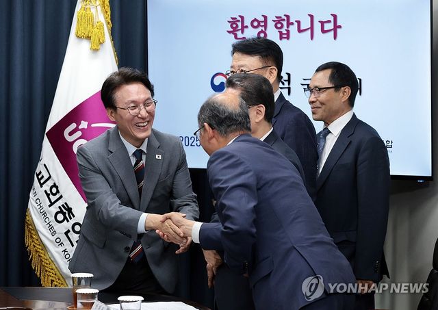 한국교회총연합 방문한 김민석 총리