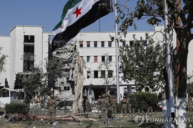 이스라엘에 공습당한 시리아 국방부 청사