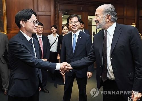 김정관 산업통상자원부 장관, 미국 상무부 장관 면담
