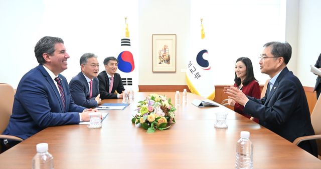 조현 외교부 장관과 리가스 미 국무부 부장관