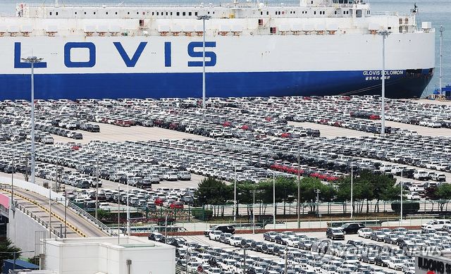 내수부진·미국 관세에 산업생산 두달째 감소