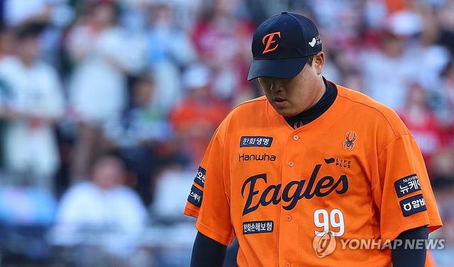 고개 숙인 류현진