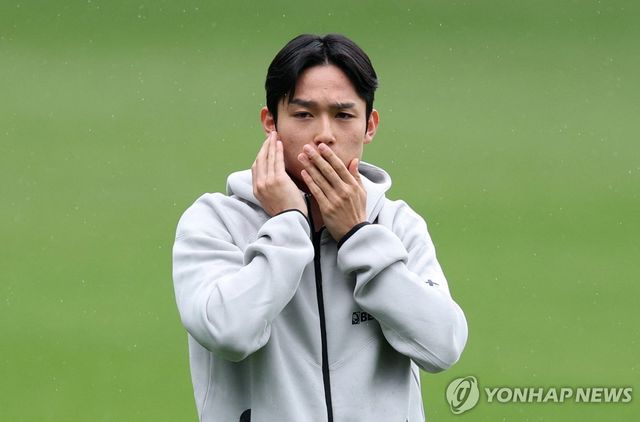 레딩전을 준비하던 토트넘 양민혁.