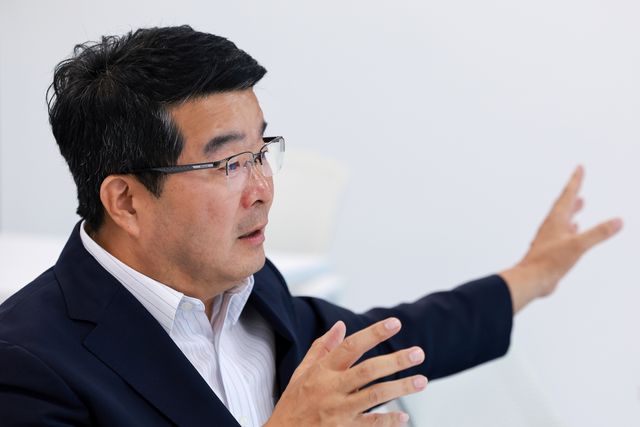 연합뉴스와 인터뷰하는 송형종 서울문화재단 대표이사