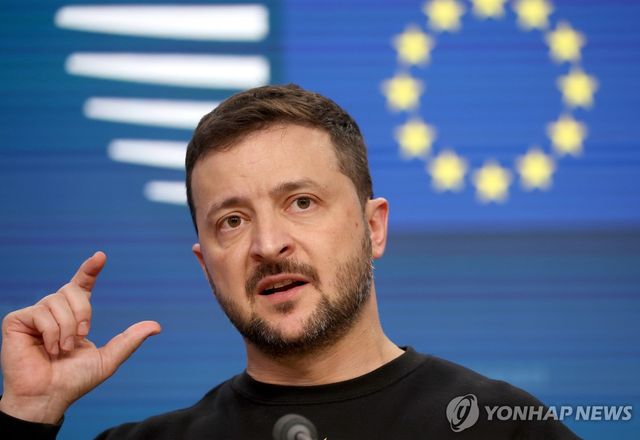 법치주의 훼손 논란 속에 흔들리지 않을 것 같던 우군 유럽연합(EU)으로부터 질책성 조치를 받은 볼로디미르 젤렌스키 우크라이나 대통령 [EPA 연합뉴스 자료사진. 재판매 및 DB 금지]