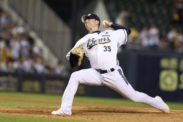 27일 잠실 LG전에서 역투하는 두산 고효준